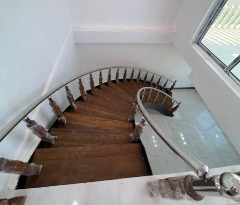 ویلا دوبلکس ساحلی فروشی 235 متری در تنکابن(شهسوار)