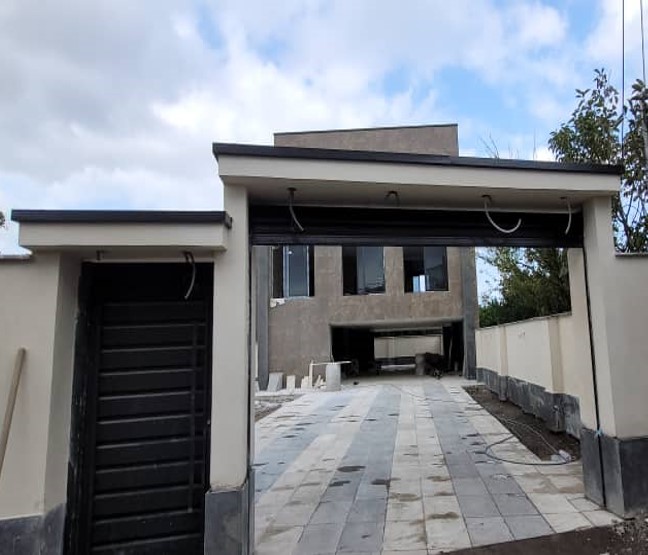 ویلا فروشی کلید نخورده نوساز ، تریبلکس ، آسانسوردار در شهسوار(تنکابن)