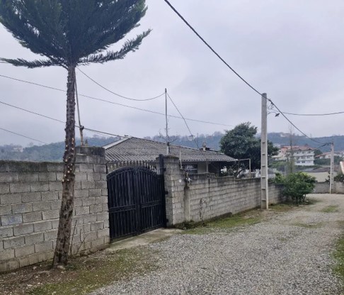 ویلا کلنگی(قدیمی) فروشی 850 متر زمین جاده(جنگل) دو هزار تنکابن(شهسوار)