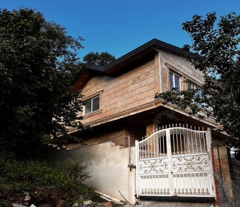 ویلا تریبلکس و جکوزی دار فروشی در جاده سه هزار تنکابن(شهسوار) روستای برسه